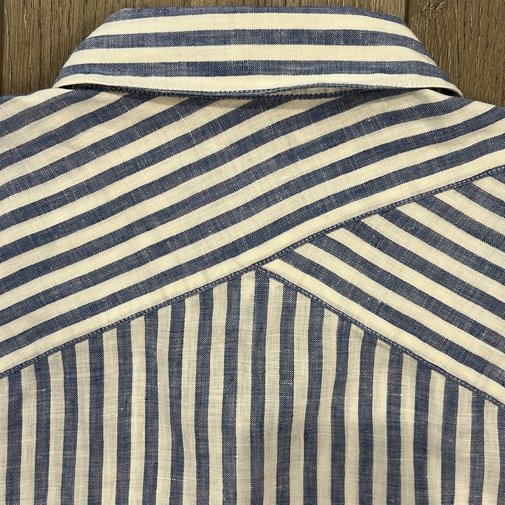 Chico's Women's Blue and White Striped Linen Button Down Non-Iron Shirt - Small - Picture 8 of 10